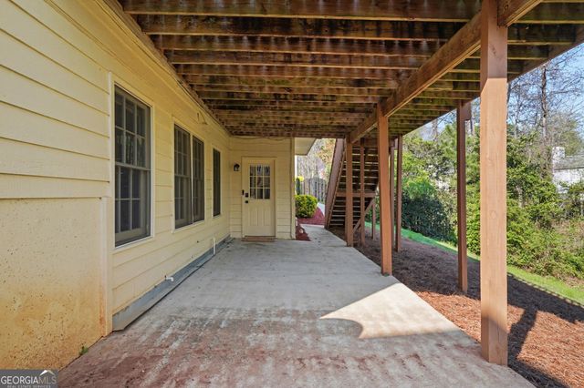 528 Fortune Ridge Road, Stone Mountain, GA 30087