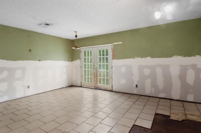4717 17th Street, Bacliff, TX 77518