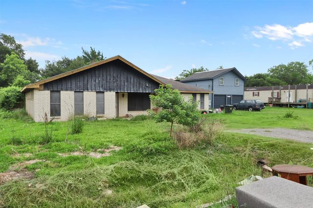 4717 17th Street, Bacliff, TX 77518