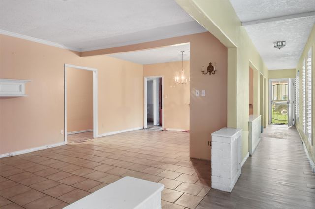 4717 17th Street, Bacliff, TX 77518