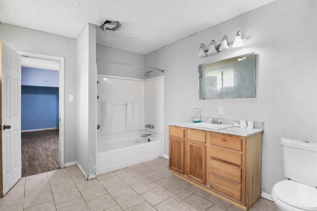 4717 17th Street, Bacliff, TX 77518