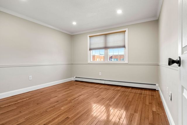 305 Pine St 8, Lowell, MA 01851