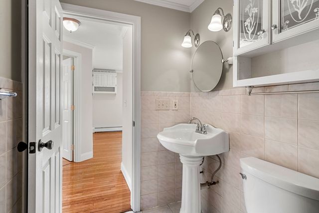 305 Pine St 8, Lowell, MA 01851