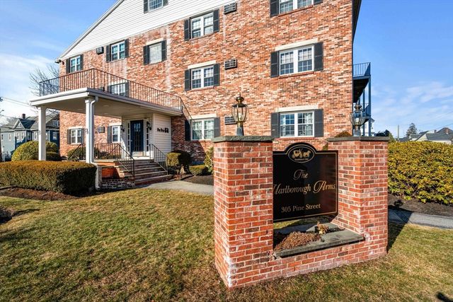 305 Pine St 8, Lowell, MA 01851