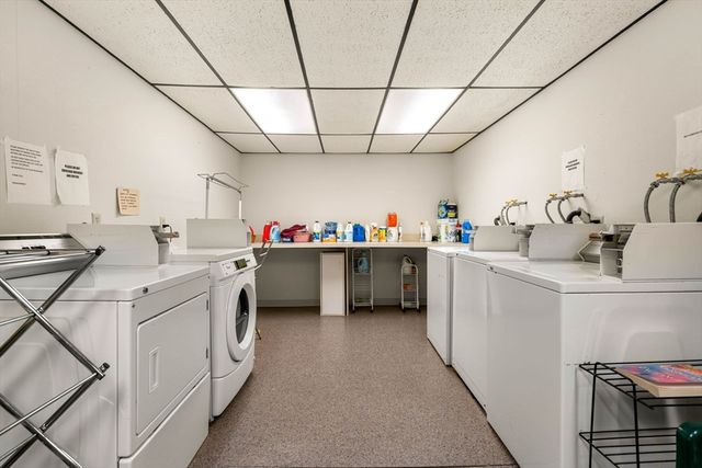 305 Pine St 8, Lowell, MA 01851