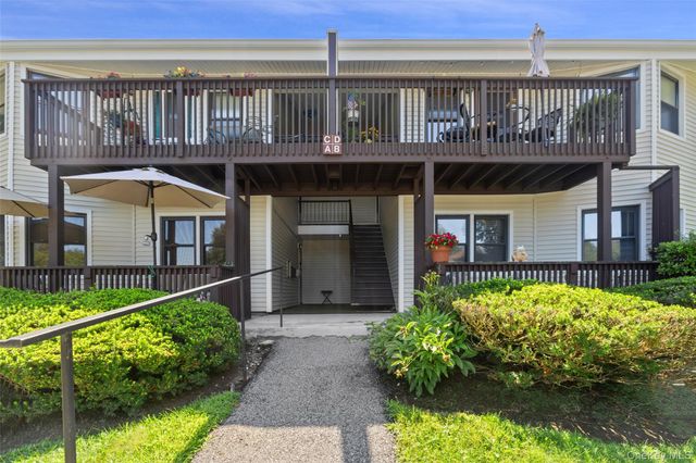 39 Sussex Drive B, Yorktown Heights, NY 10598