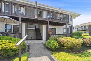 39 Sussex Drive B, Yorktown Heights, NY 10598