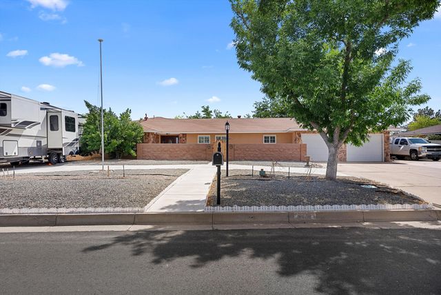 3708 Saint Andrews Drive SE, Rio Rancho, NM 87124