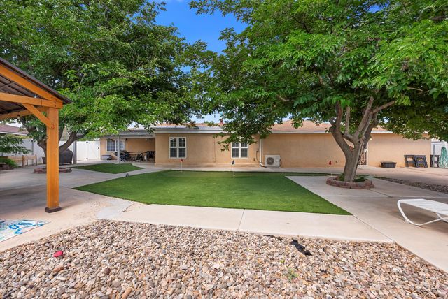 3708 Saint Andrews Drive SE, Rio Rancho, NM 87124