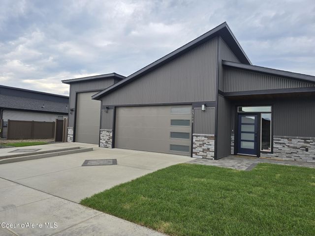 13940 N Rainier LOOP, Rathdrum, ID 83858