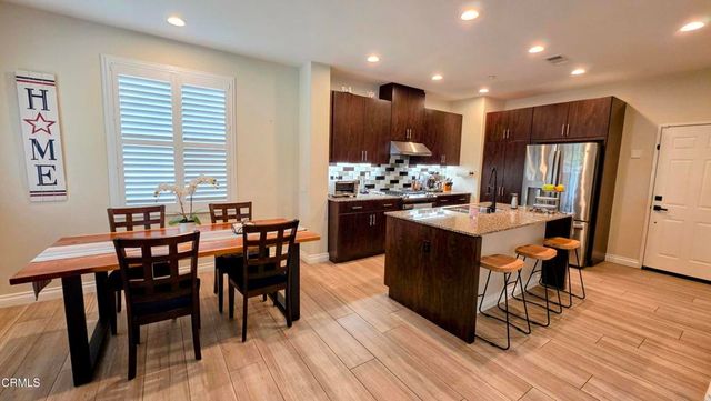 2704 Riverpark Boulevard, Oxnard, CA 93036