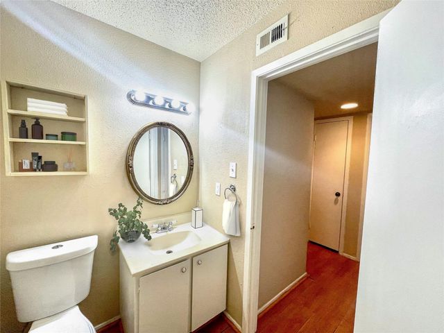 12010 Mighty Oak Drive A, Houston, TX 77066
