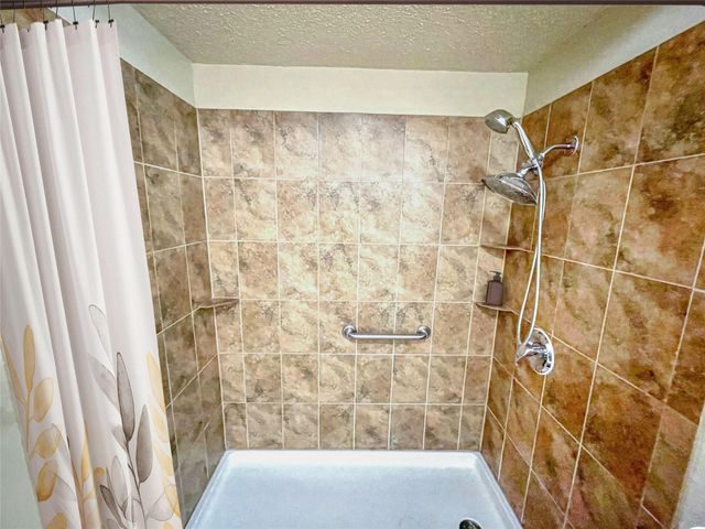 12010 Mighty Oak Drive A, Houston, TX 77066