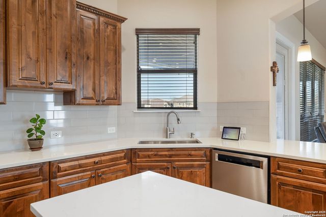 113 WESTFIELD VW, La Vernia, TX 78121
