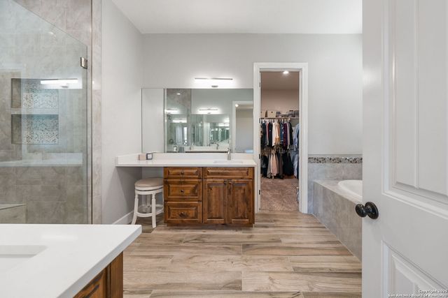 113 WESTFIELD VW, La Vernia, TX 78121