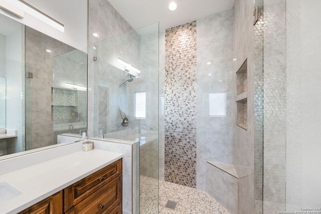 113 WESTFIELD VW, La Vernia, TX 78121