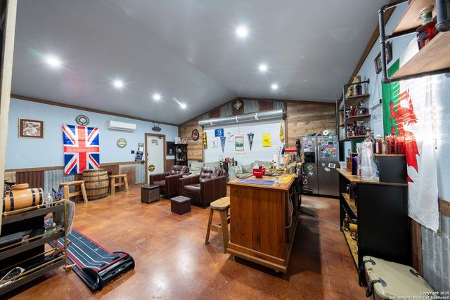 113 WESTFIELD VW, La Vernia, TX 78121