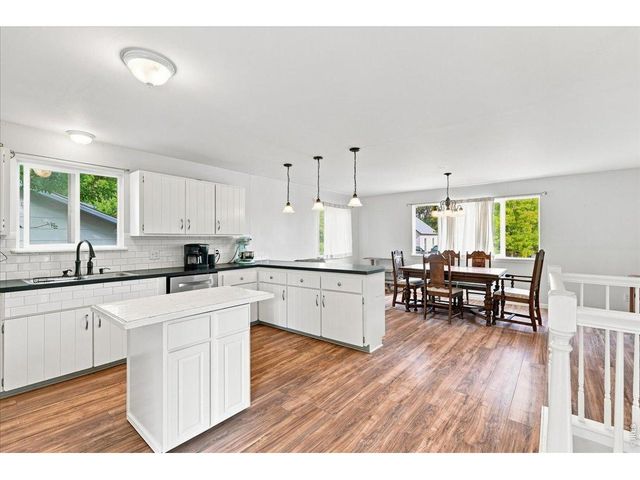 1240 E 2nd St, Loveland, CO 80537