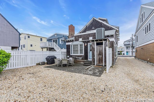 196 3rd Avenue, Manasquan, NJ 08736