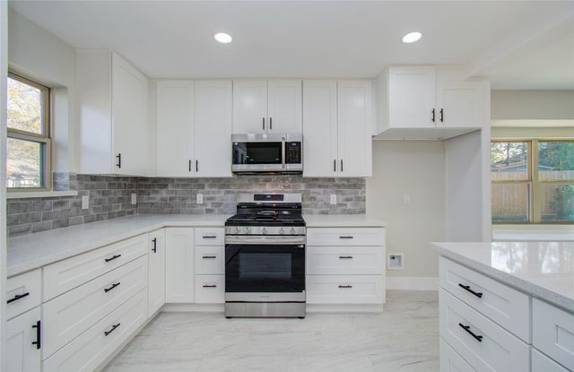 19119 Candletrail Drive, Spring, TX 77388