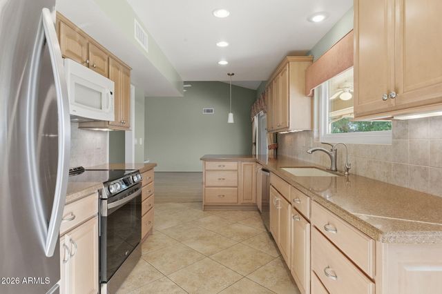 17603 N BOBWHITE Drive, Sun City West, AZ 85375