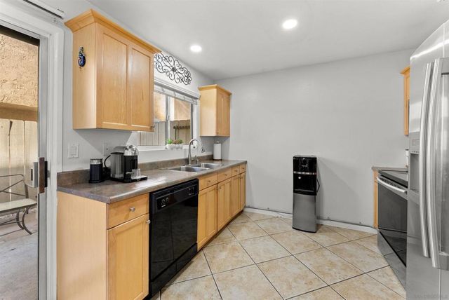 317 S Mollison 3, El Cajon, CA 92020