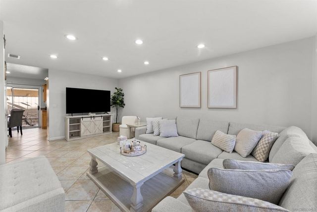 317 S Mollison 3, El Cajon, CA 92020