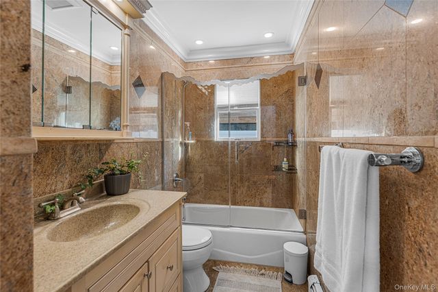 803 S 7th Street, Lindenhurst, NY 11757