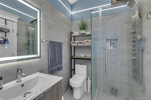 803 S 7th Street, Lindenhurst, NY 11757