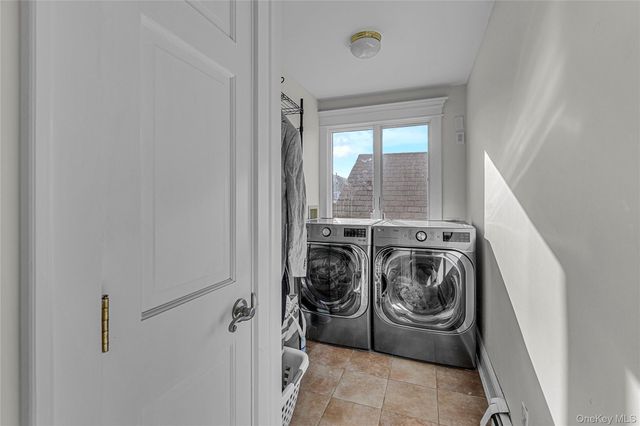 803 S 7th Street, Lindenhurst, NY 11757