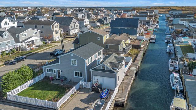 803 S 7th Street, Lindenhurst, NY 11757