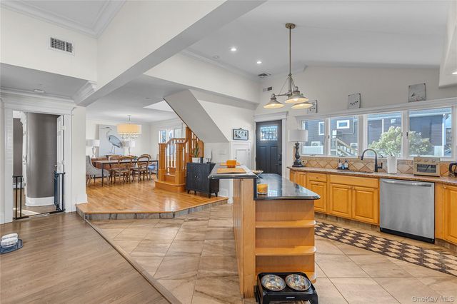 803 S 7th Street, Lindenhurst, NY 11757