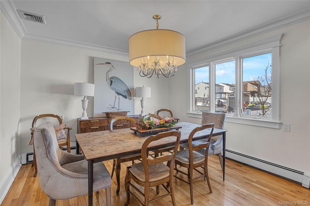 803 S 7th Street, Lindenhurst, NY 11757