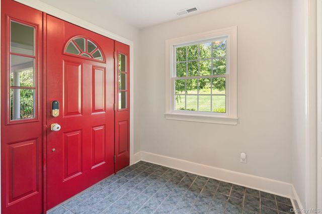 44 Elm Road, Briarcliff Manor, NY 10510