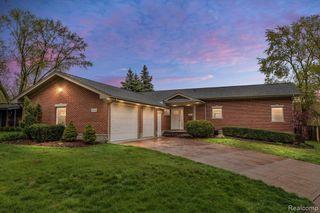 854 Brooklawn Drive, Troy, MI 48084