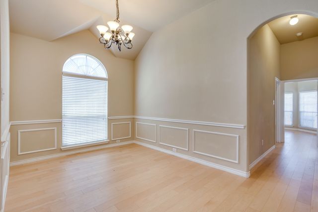 2912 Crystal Way, Grand Prairie, TX 75052