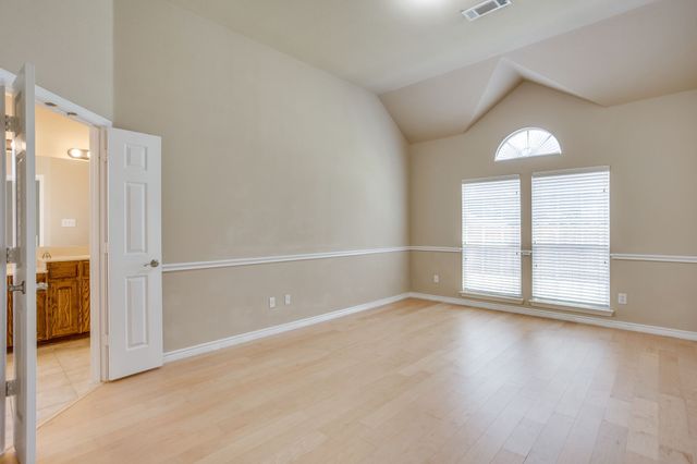 2912 Crystal Way, Grand Prairie, TX 75052