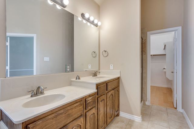 2912 Crystal Way, Grand Prairie, TX 75052