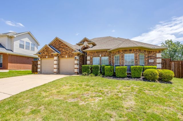 2912 Crystal Way, Grand Prairie, TX 75052