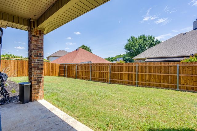 2912 Crystal Way, Grand Prairie, TX 75052