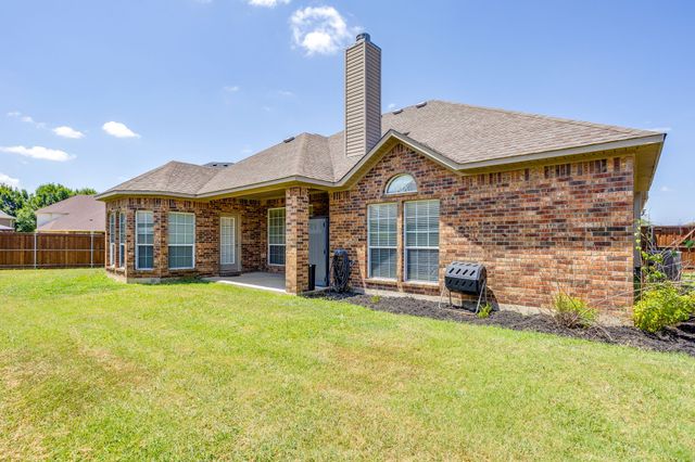 2912 Crystal Way, Grand Prairie, TX 75052