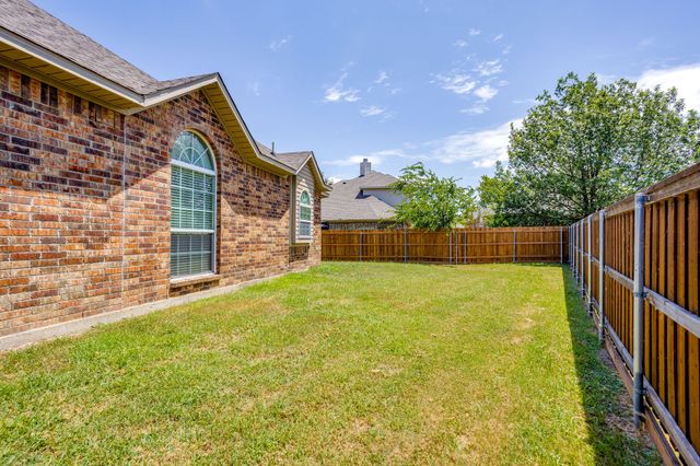 2912 Crystal Way, Grand Prairie, TX 75052