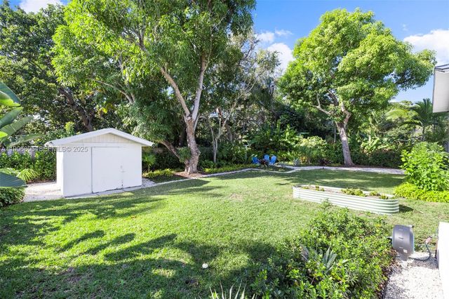 11370 NE 8th Ave, Biscayne Park, FL 33161