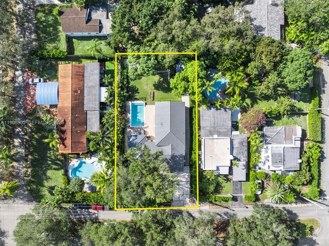 11370 NE 8th Ave, Biscayne Park, FL 33161