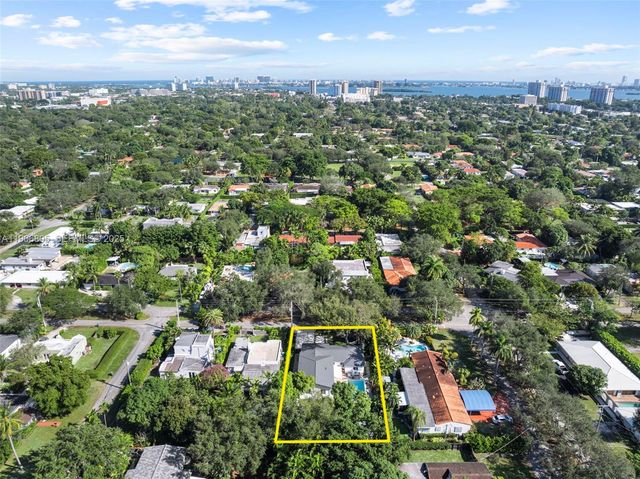 11370 NE 8th Ave, Biscayne Park, FL 33161