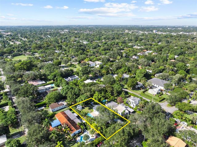 11370 NE 8th Ave, Biscayne Park, FL 33161