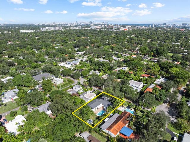 11370 NE 8th Ave, Biscayne Park, FL 33161