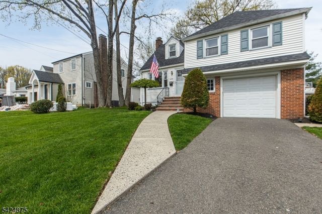 636 Roosevelt St, Westfield Town, NJ 07090