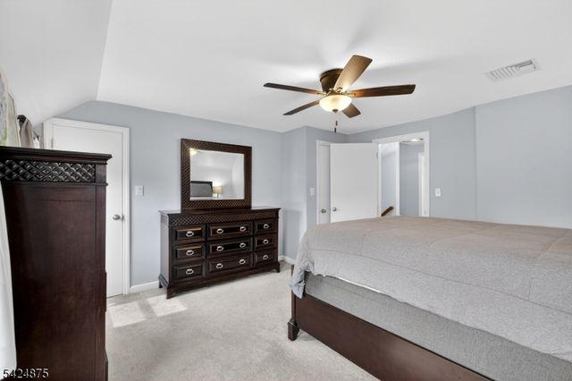 636 Roosevelt St, Westfield Town, NJ 07090