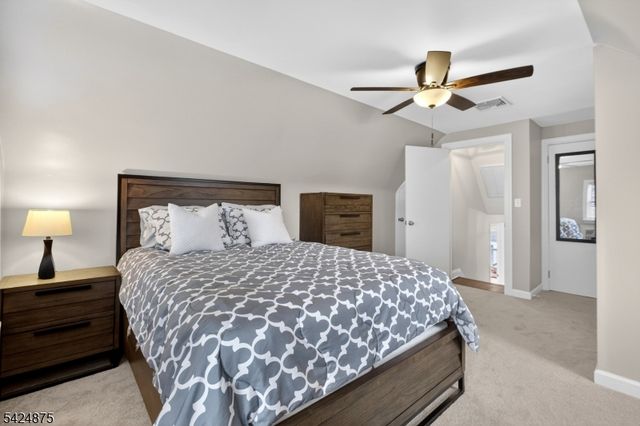636 Roosevelt St, Westfield Town, NJ 07090